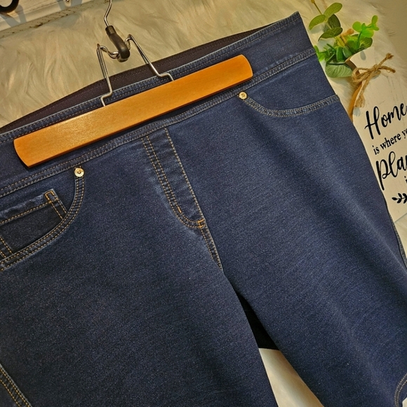 Nygard Slims Denim Shorts - Picture 3 of 6